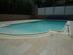 piscina modello relax  mt 4 x 8 con scala alla romana